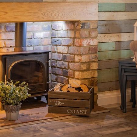 Den Of Joy Humberston Fitties Sleeps 6,Hot Tub,Log Burner Villa Cleethorpes Buitenkant foto