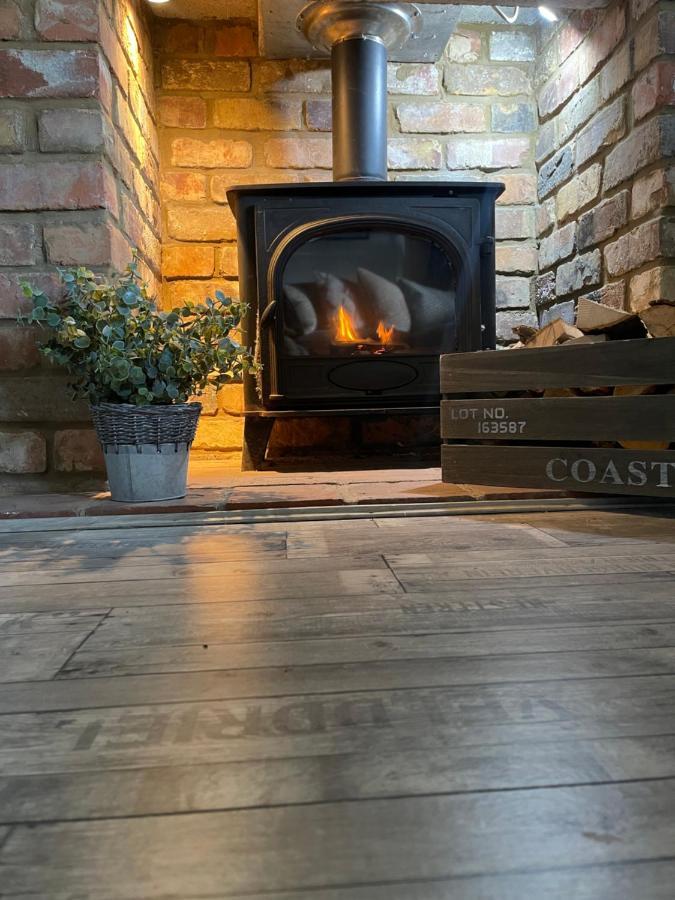 Den Of Joy Humberston Fitties Sleeps 6,Hot Tub,Log Burner Villa Cleethorpes Buitenkant foto