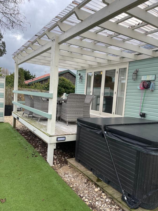Den Of Joy Humberston Fitties Sleeps 6,Hot Tub,Log Burner Villa Cleethorpes Buitenkant foto