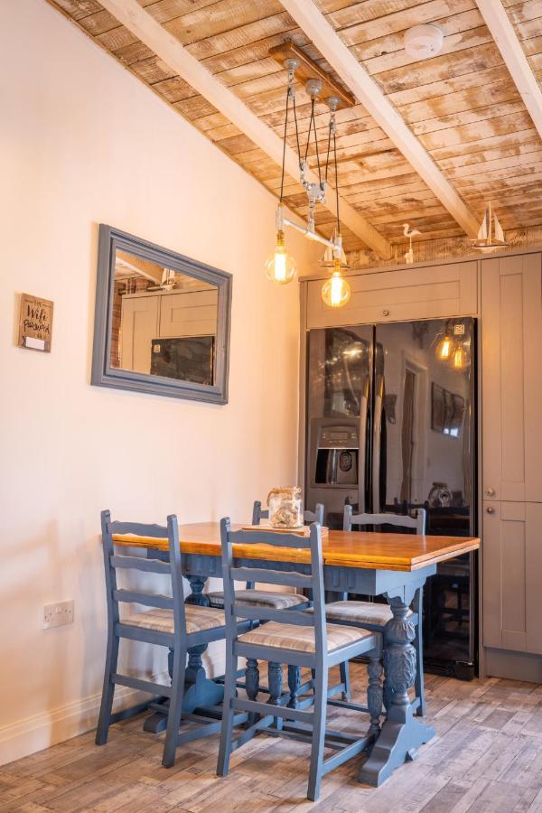 Den Of Joy Humberston Fitties Sleeps 6,Hot Tub,Log Burner Villa Cleethorpes Buitenkant foto